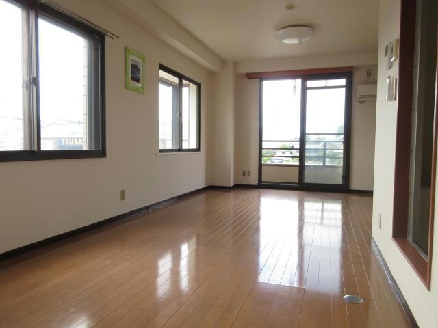 ウエストヴィレッジの物件内観写真