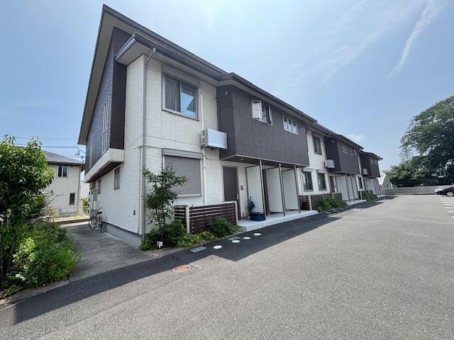 シュプリーム小松の物件外観写真