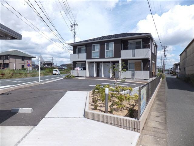 マインコートＦの物件外観写真