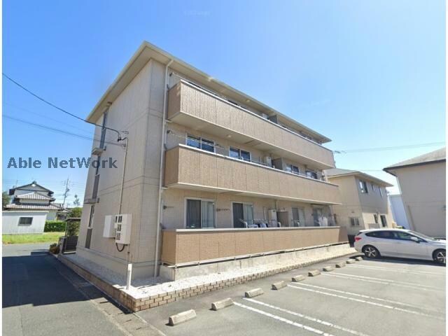 ラリーチェの物件外観写真