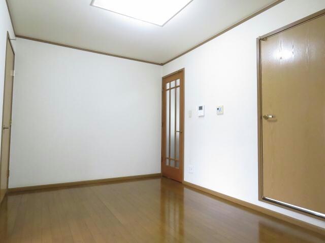 コーポエステルの物件内観写真