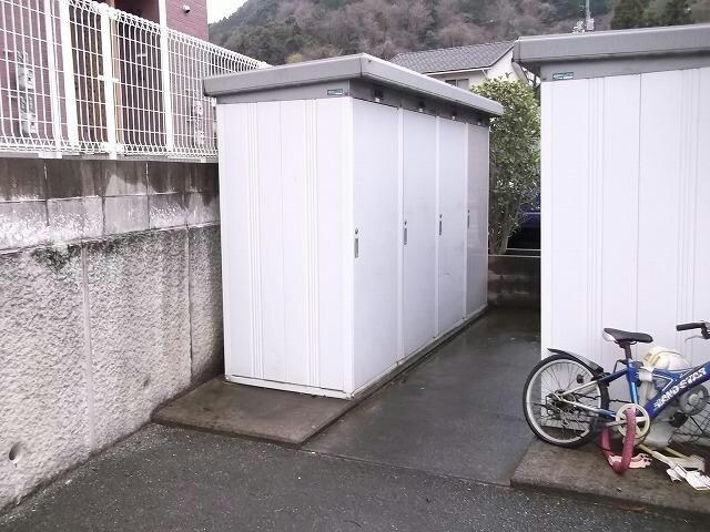 ロザージュの物件外観写真