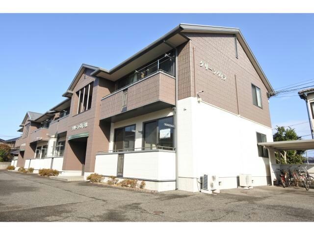 グリーン・ヴィラの物件外観写真