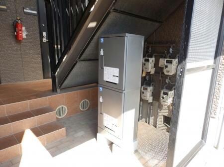 ハイカムール米原　A棟の物件外観写真