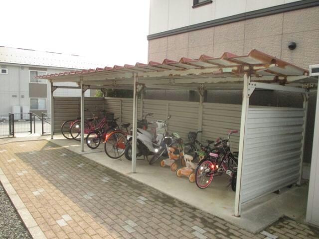 ハイカムール米原　A棟の物件外観写真