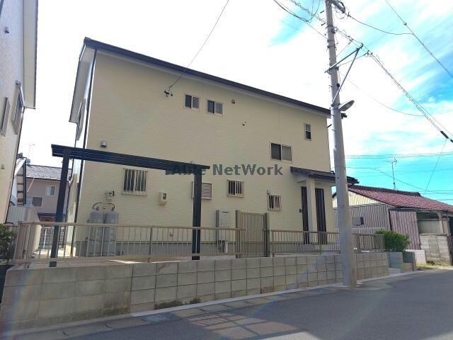 尾崎町上田67貸家の物件外観写真