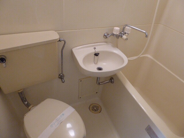 キャピタル中川の物件内観写真