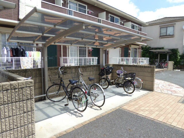 センターハウスA棟の物件外観写真