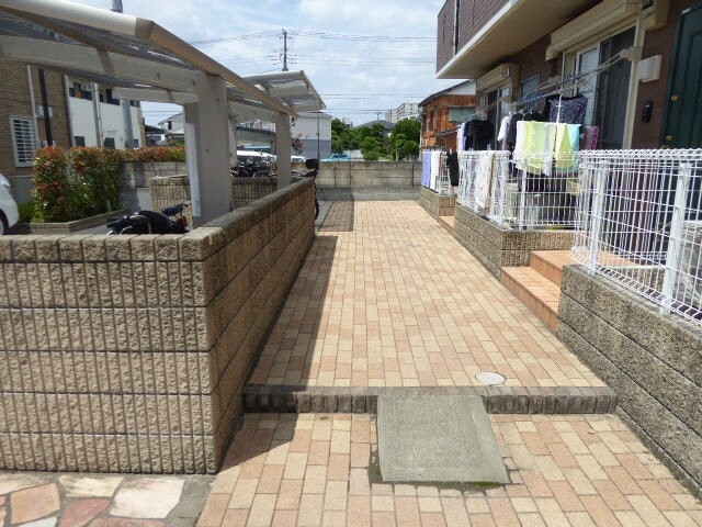 センターハウスA棟の物件外観写真