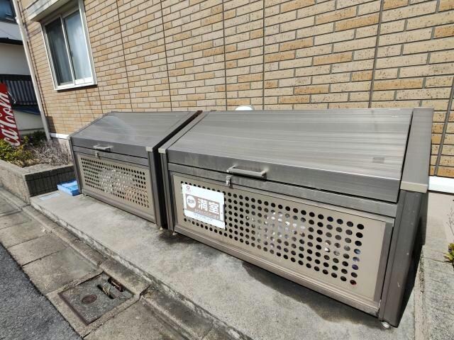 センターハウスBの物件外観写真