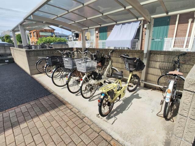 センターハウスBの物件外観写真