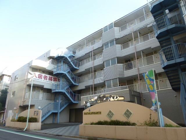 イーストアベニューの物件外観写真