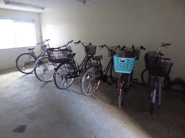 イーストアベニューの物件外観写真