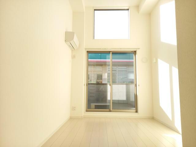 SﾊﾟﾚｽⅣの物件内観写真