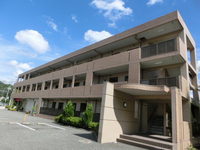 エレガントⅠの物件外観写真