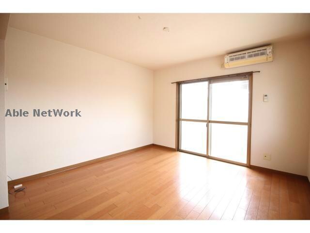 Ｖｉａ　Ｌａｔｔｅａの物件内観写真