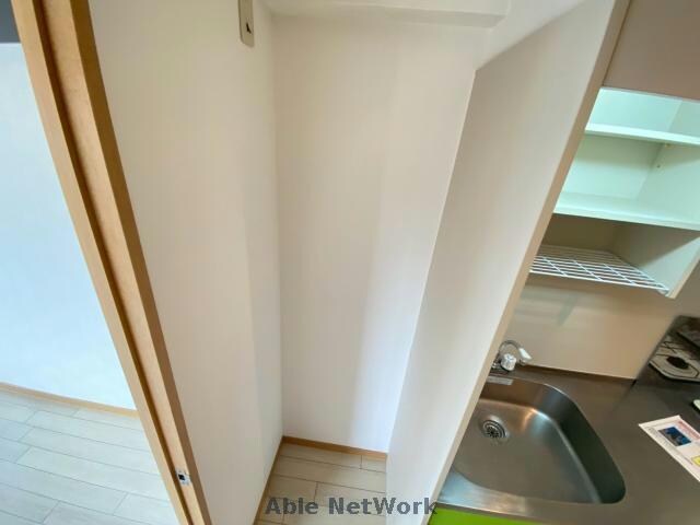 自治会館入口 徒歩3分 6階の物件内観写真