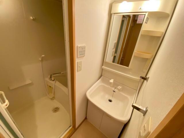 自治会館入口 徒歩3分 6階の物件内観写真