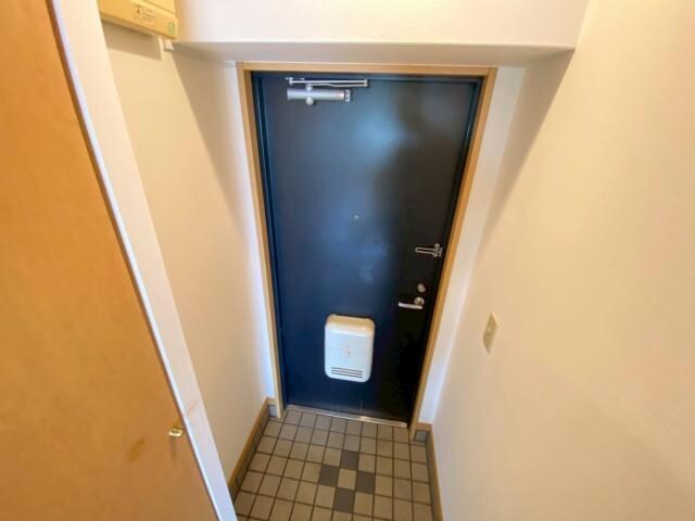 自治会館入口 徒歩3分 6階の物件内観写真