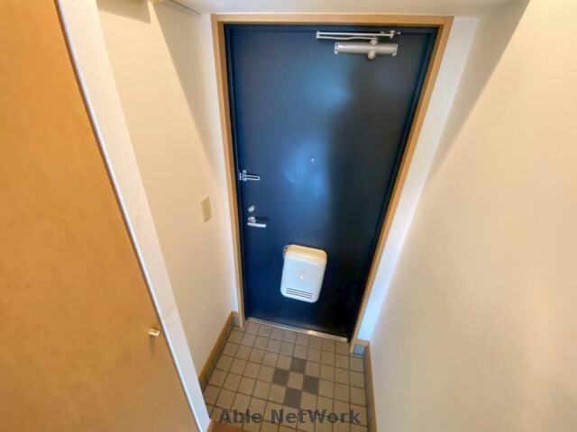 自治会館入口 徒歩3分 6階の物件内観写真