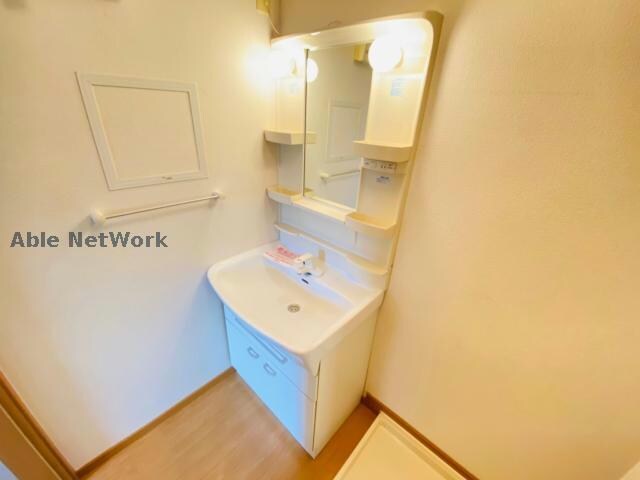 インターチェンジ前 徒歩1分 2階の物件内観写真