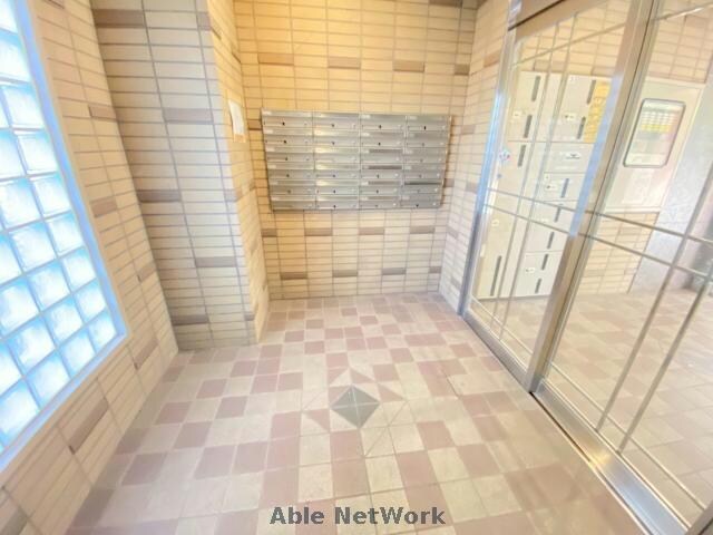 自衛隊前 徒歩2分 6階の物件外観写真