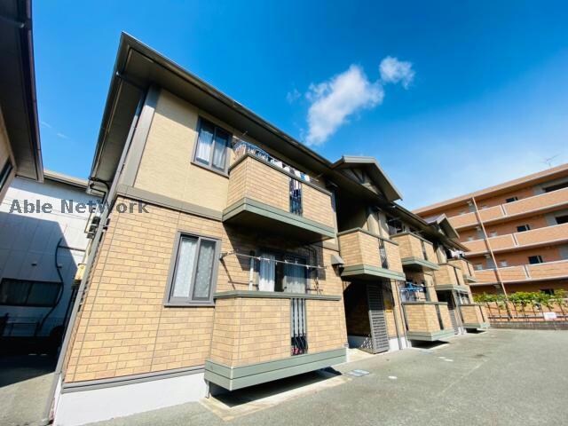 インターチェンジ前徒歩7分の物件外観写真