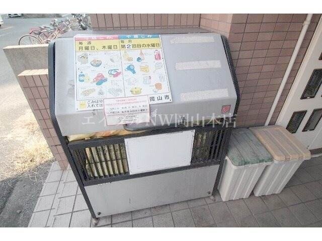 湯浅ビルの物件外観写真