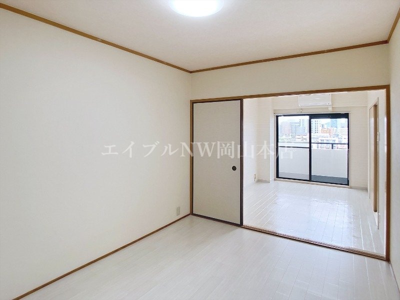 コロニアルリビング西島田ウエストタワーの物件内観写真