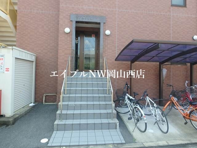 サダーズ伊福町の物件外観写真