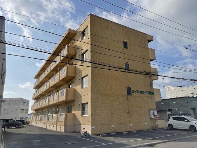 ロイヤルライフ富岡の物件外観写真