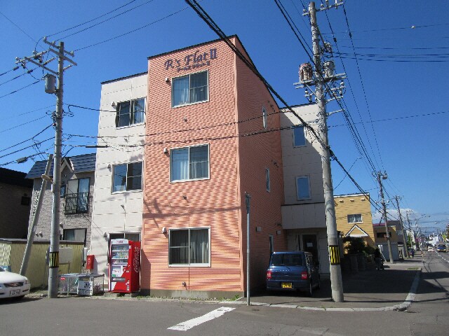 アールズフラットⅡの物件外観写真