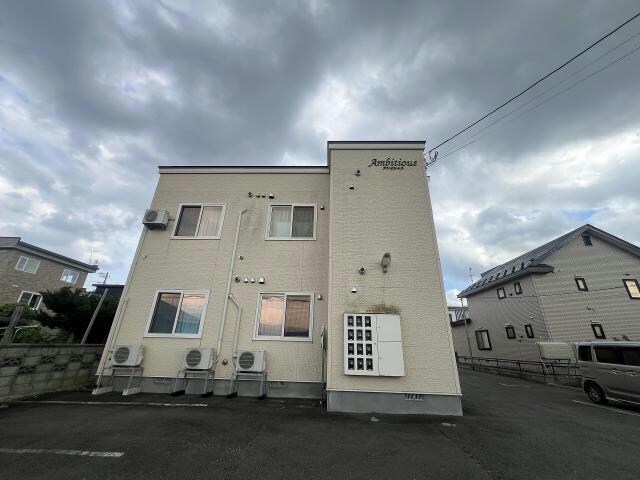 アンビシャスの物件外観写真