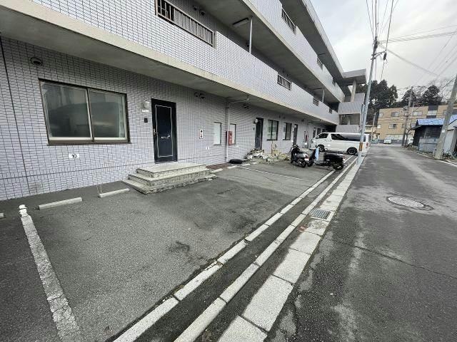 ジュエルタウン湯川Ⅲの物件外観写真