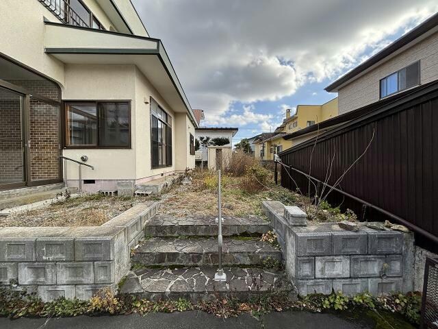 西旭岡町2丁目22番貸家の物件外観写真