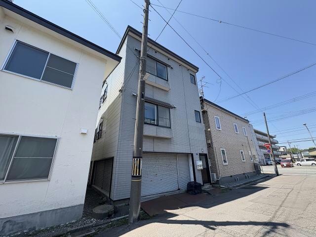 新川町17番2戸1の物件外観写真