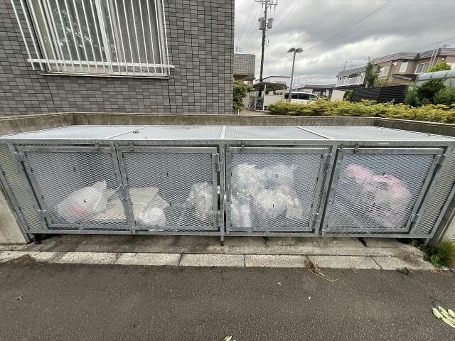 カスティーユ美原の物件外観写真