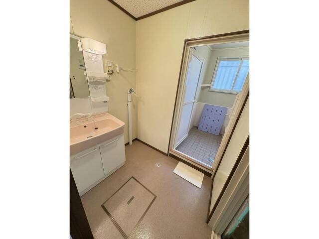 滝沢町4番貸家の物件内観写真