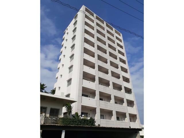 アンドーバーテラス識名の物件外観写真