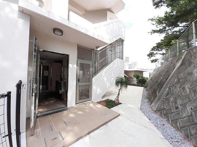 アンドーバーテラス識名の物件内観写真