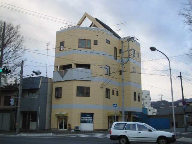 大沼ビルの物件外観写真