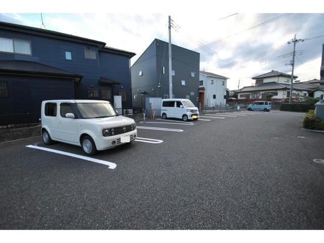 レ・ドゥーシャＢの物件外観写真