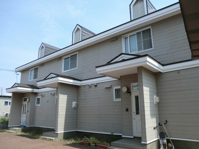 タウンハウスヴァルムＢの物件外観写真