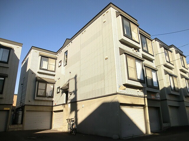 ラ・セーヌ月寒の物件外観写真