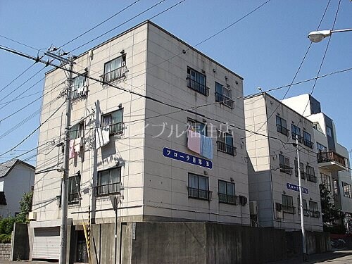 フローラ月寒の物件外観写真