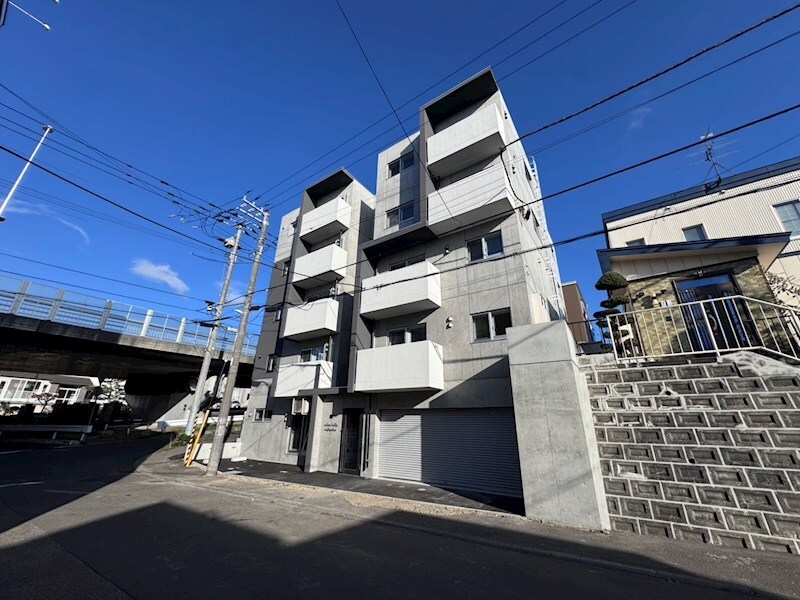 カームヒルズ西岡の物件外観写真