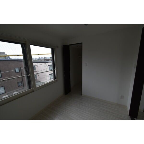 ラグジースペース南郷の物件内観写真