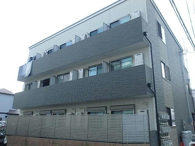 フィユフラッツ坂戸の物件外観写真