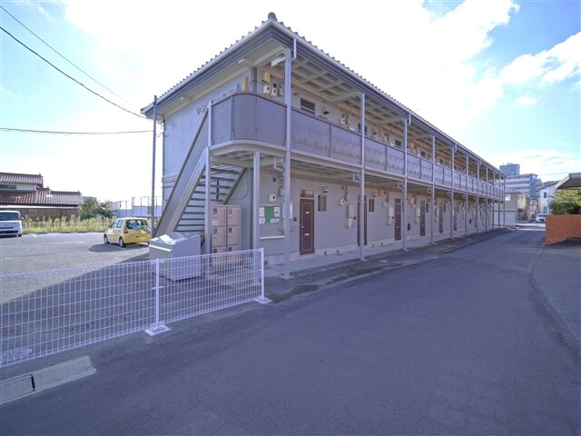 ヤングユーカリAの物件外観写真