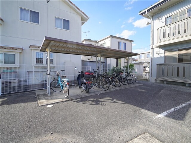 ヤングユーカリAの物件外観写真